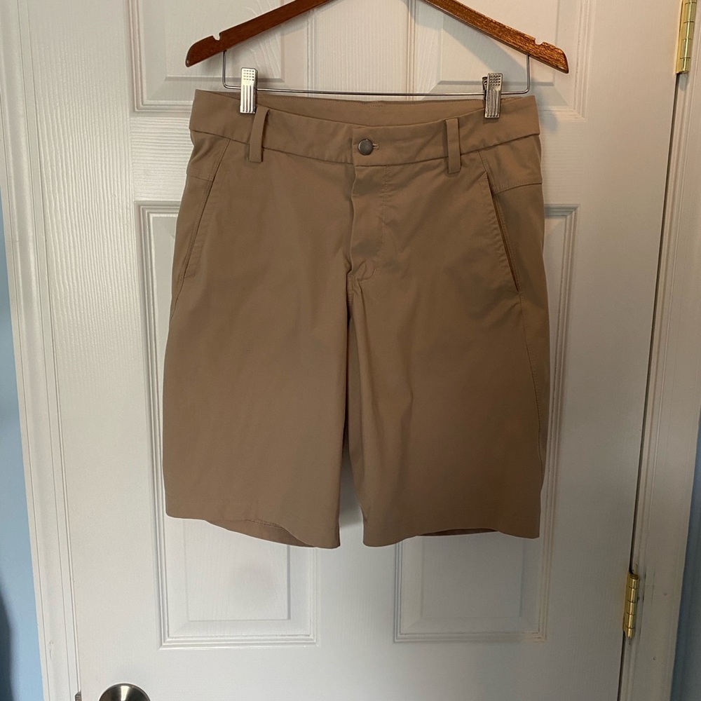 Lululemon Men’s khaki commission shorts